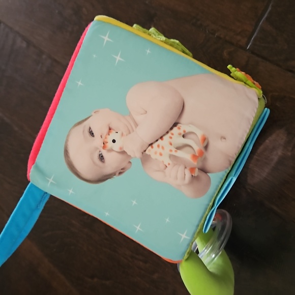 SOPHIE LA GIRAFE  SENSORY CUBE - Picture 4 of 4